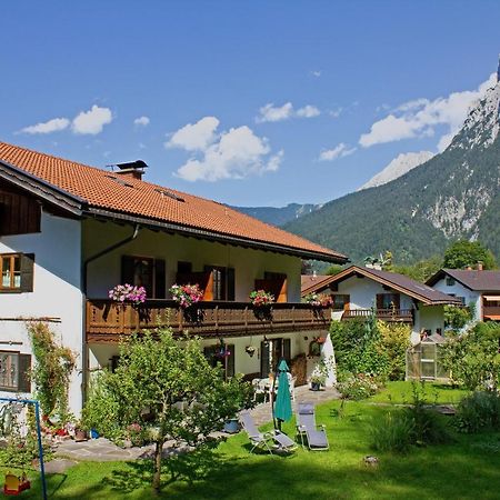 Gaestehaus Kurparkfrieden Mittenwald Exterior foto